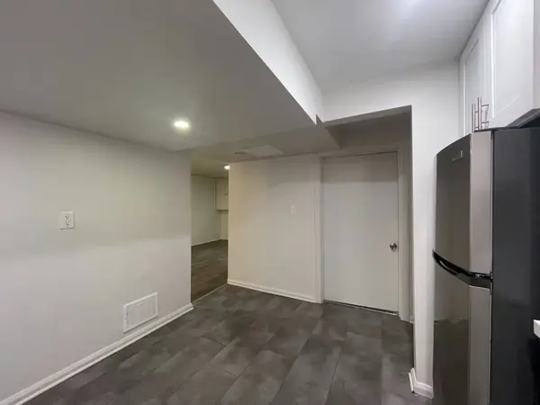 3 Bondhead PL #2, Toronto W10, ON M9V 2L9