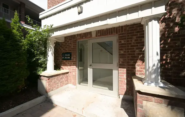 65 Bristol RD E #223, Mississauga, ON L4Z 3P1
