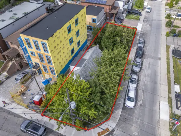 48 Ennerdale RD, Toronto W03, ON M6E 4C3