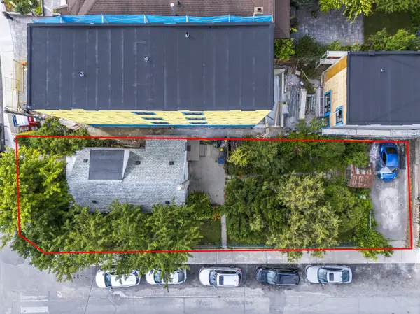48 Ennerdale RD, Toronto W03, ON M6E 4C3