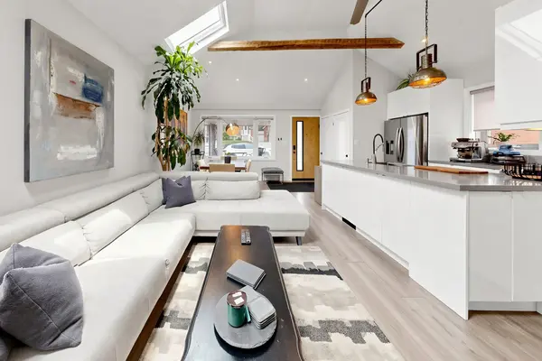 59 Lonborough AVE, Toronto W04, ON M6M 1X2