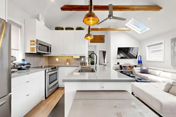 59 Lonborough AVE, Toronto W04, ON M6M 1X2