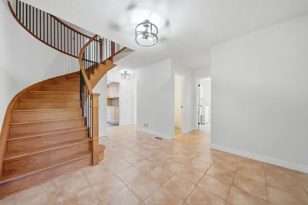 37 Dungannon DR, Belleville, ON K8P 5E7