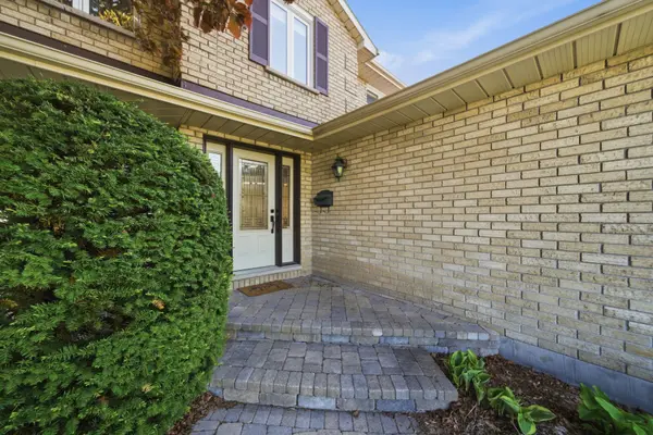 37 Dungannon DR, Belleville, ON K8P 5E7