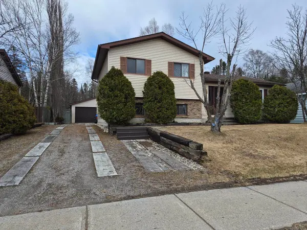 35 Bastedo Cres, Marathon, ON P0T 2E0