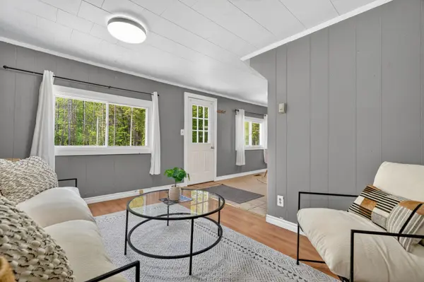 1018 Sniders Bay RD, Gravenhurst, ON P1P 1R2
