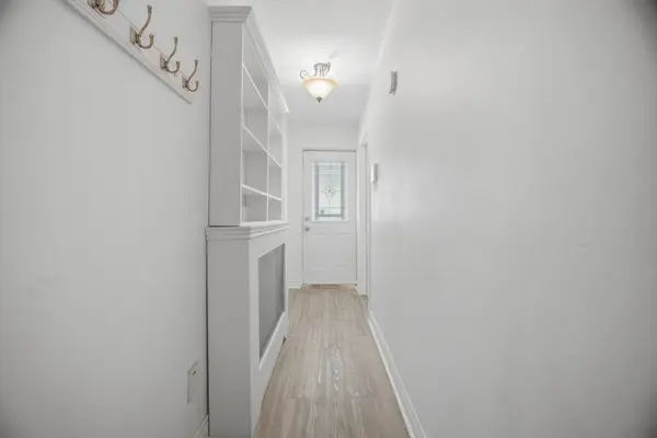 25 Hope AVE, Hamilton, ON L8H 2E1