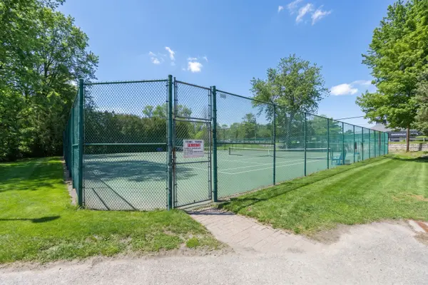 15 Country Club PL, Brockville, ON K6V 6T7