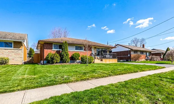 24 Grosvenor ST S, St. Catharines, ON L2M 3E2