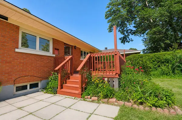 2148 Iris ST, Belair Park - Copeland Park And Area, ON K2C 1B3