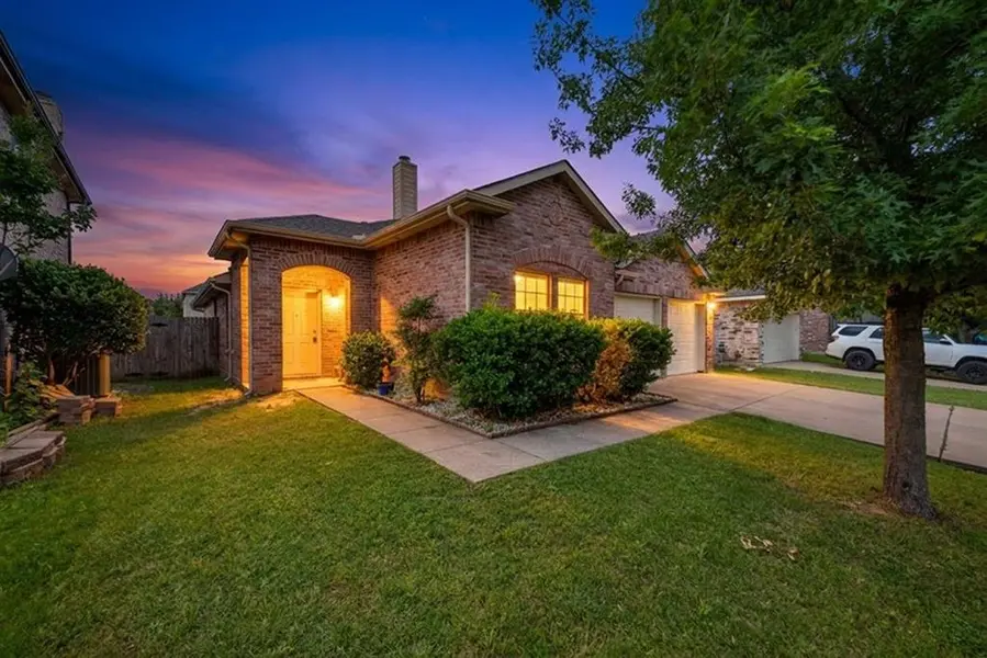 1628 Birds eye Road, Fort Worth, TX 76177