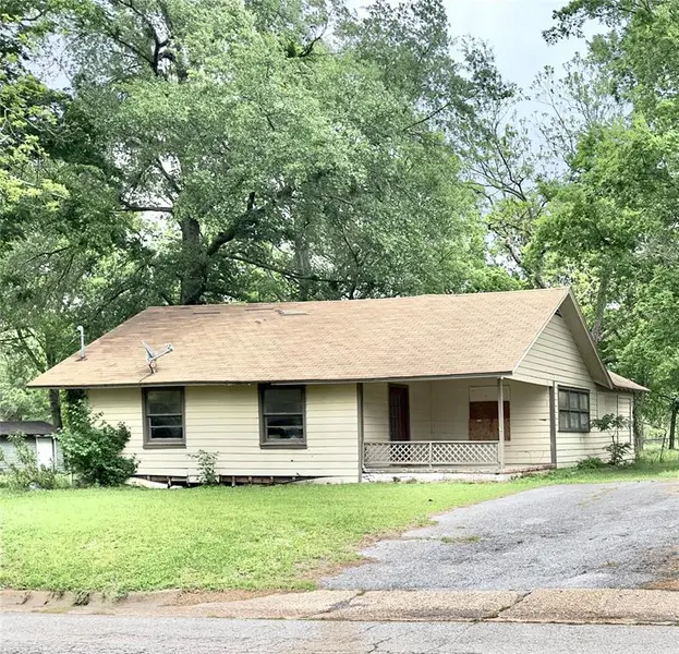 228 League Street S, Sulphur Springs, TX 75482
