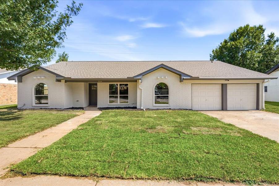 7528 Circle Drive, North Richland Hills, TX 76180