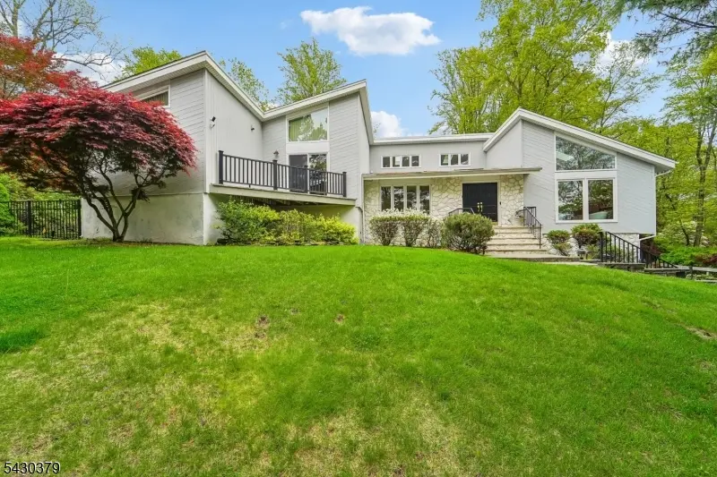 8 Union Hill Rd, Denville Twp., NJ 07834
