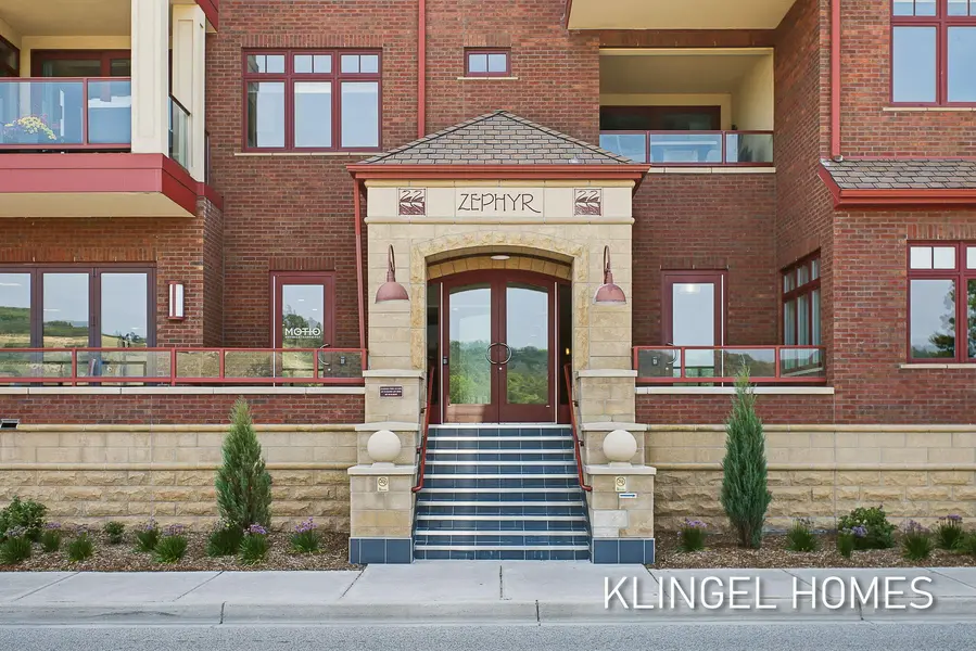 22 S Harbor DR #202, Grand Haven City, MI 49417