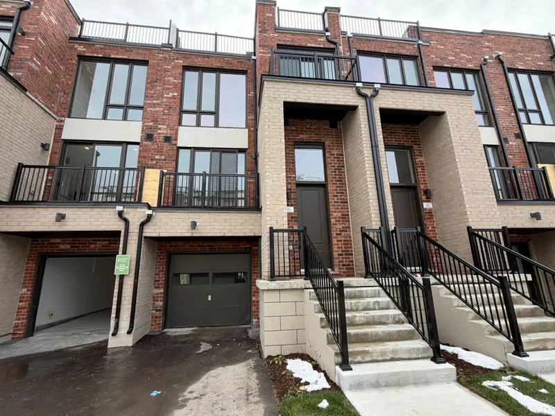 23 Bancroft LN, Richmond Hill, ON L4E 1M1