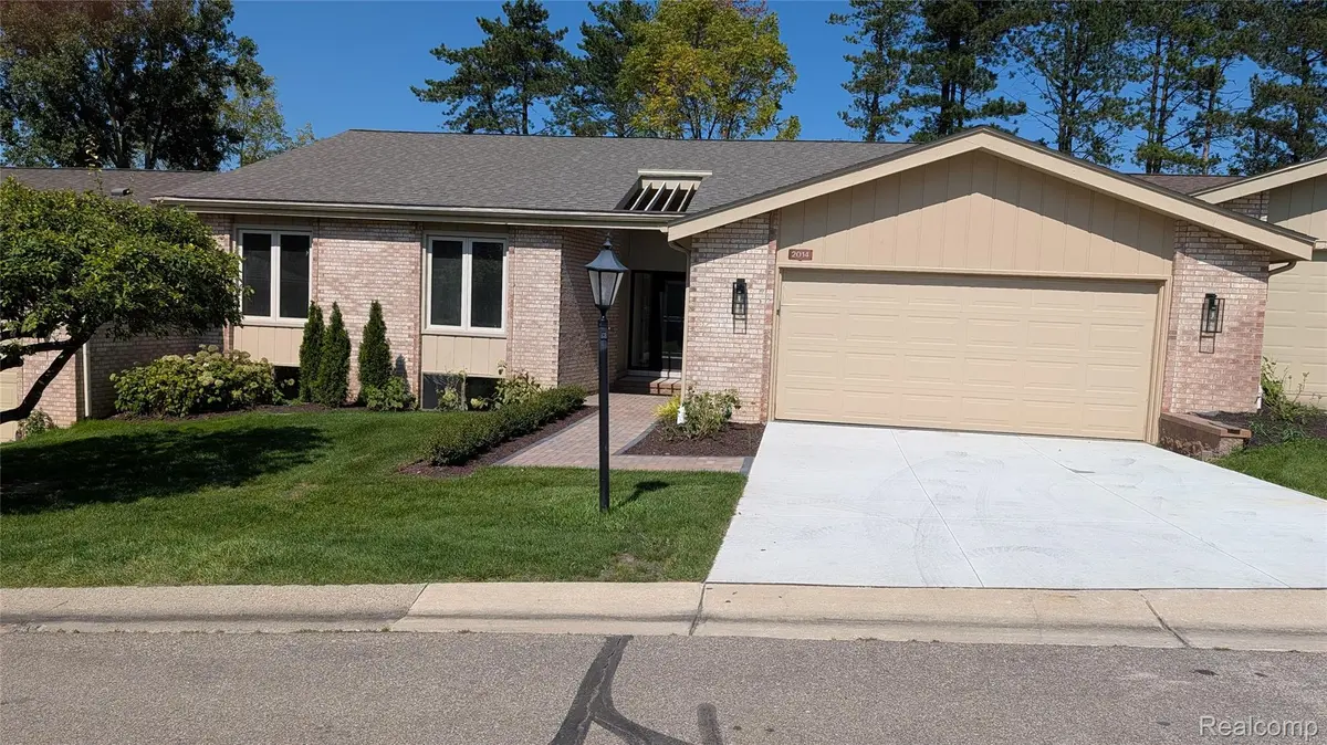 2014 Waldons CT S, West Bloomfield Charter Township, MI 48322