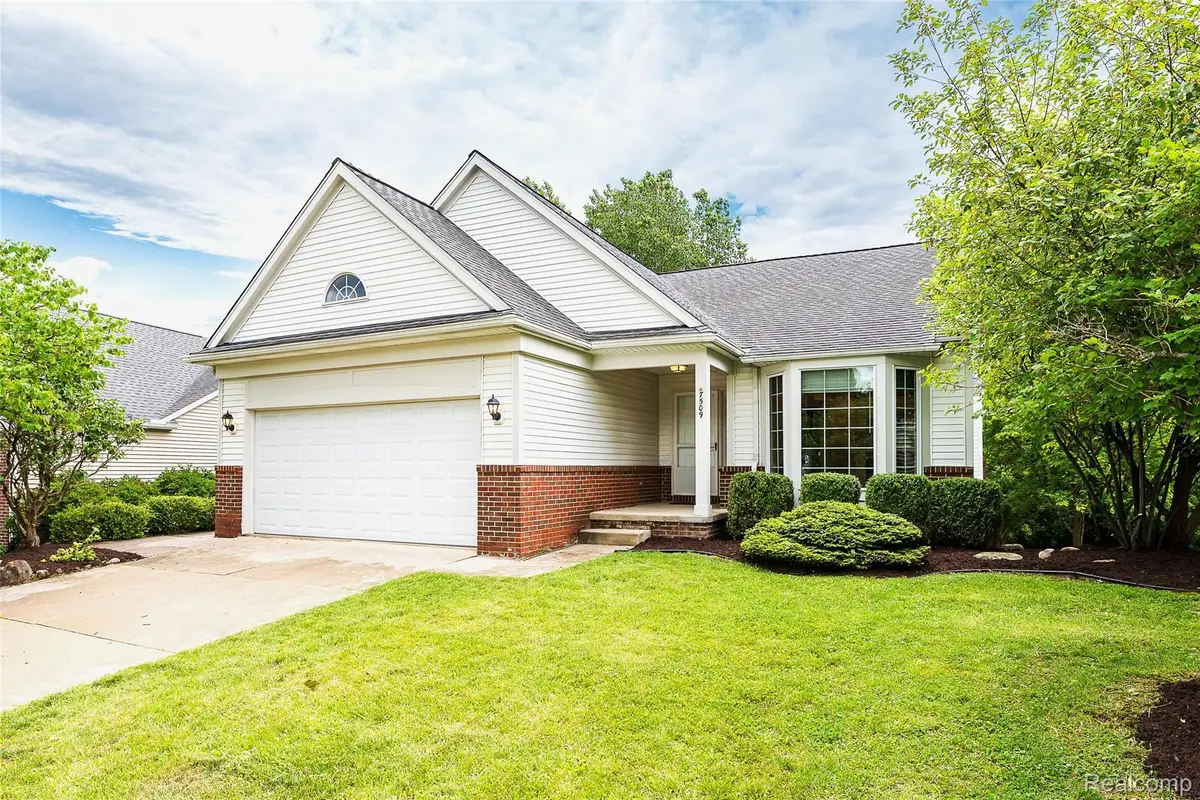7509 Lake ST, Dexter, MI 48130