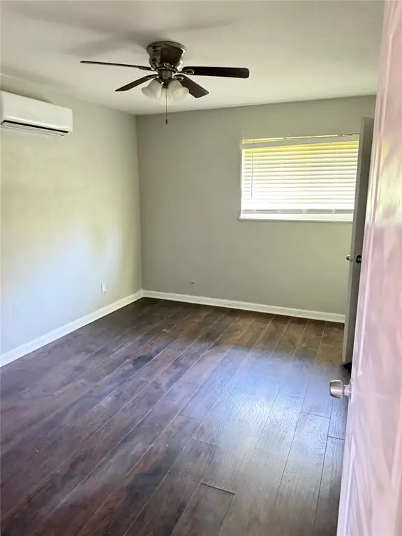 1505 W Lovers Lane #4, Arlington, TX 76013