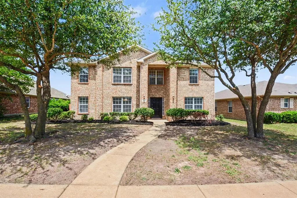 210 Trees Drive, Cedar Hill, TX 75104