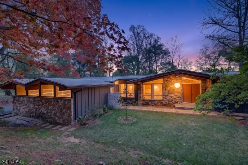 39 Skyline Dr, Morris Twp., NJ 07960
