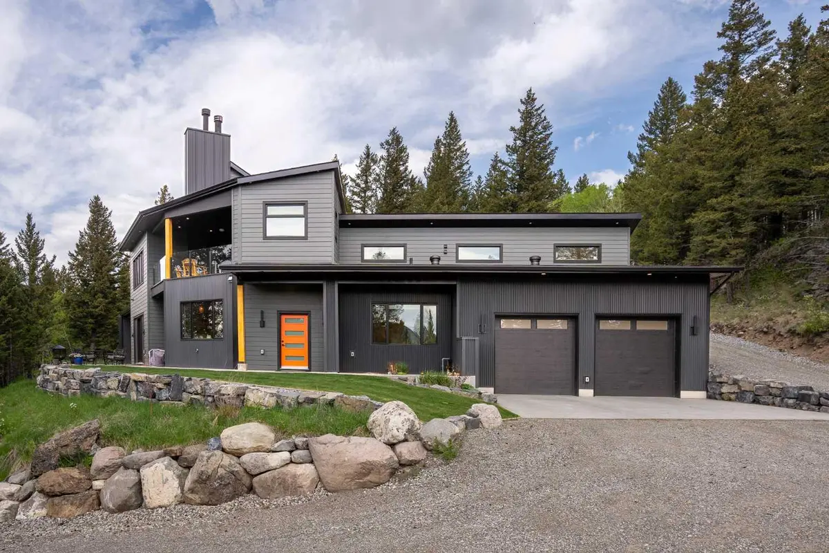 8938 24 AVE, Coleman, AB T0K 0M0