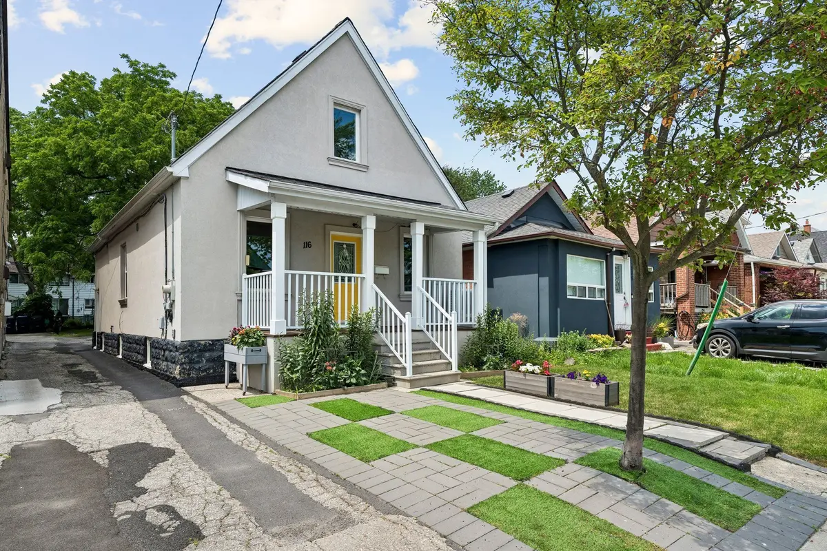 116 Seventh ST, Toronto W06, ON M8V 3B4
