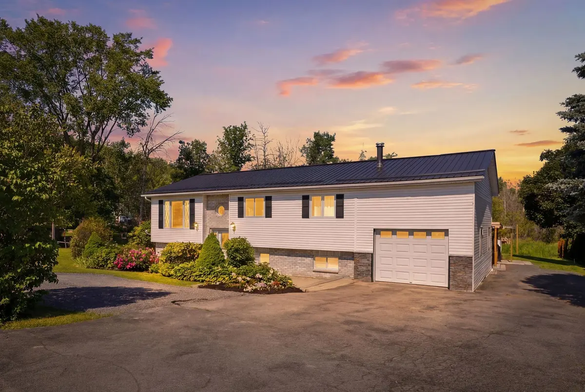 13 Forester DR, Quinte West, ON K0K 2C0