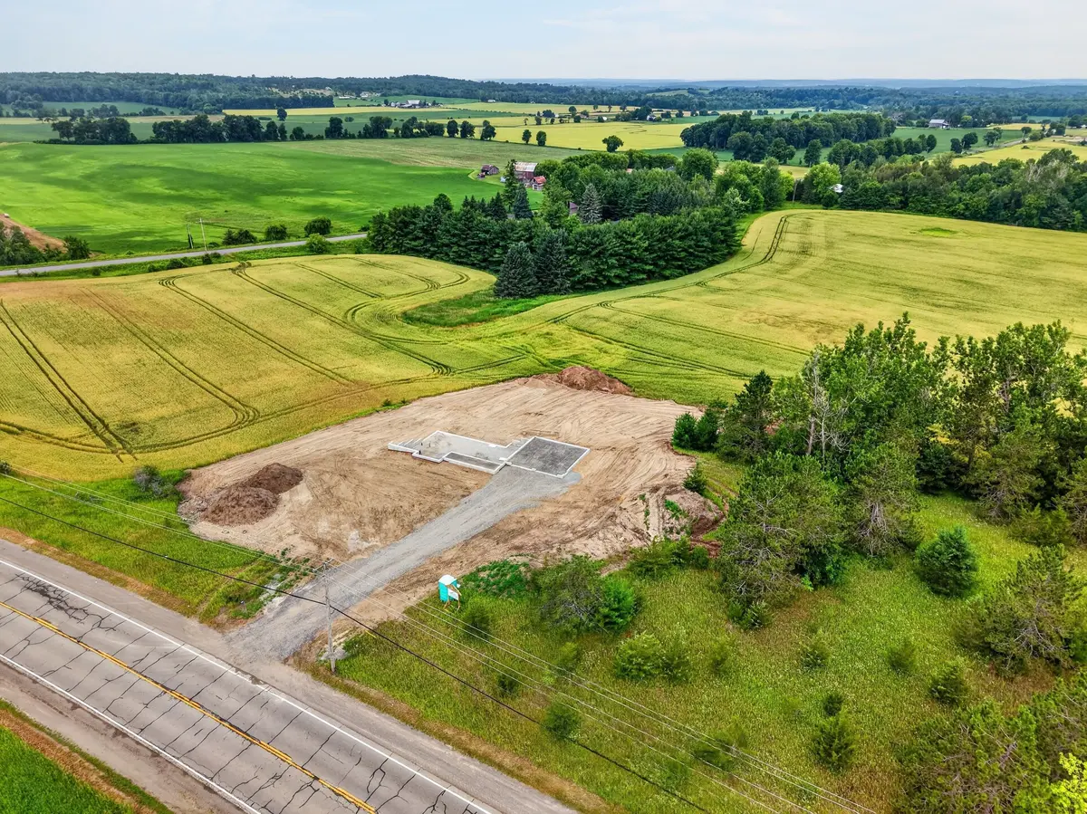 1224 County Road 5 RD, Quinte West, ON K0K 2C0