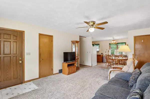 1518 Hollywood Blvd, Iowa City, IA 52240