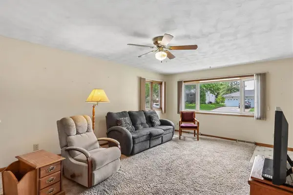 1518 Hollywood Blvd, Iowa City, IA 52240