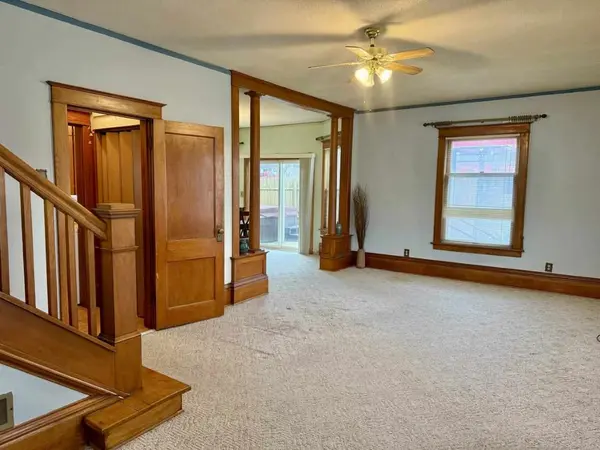 100 E Welsh St, Williamsburg, IA 52361