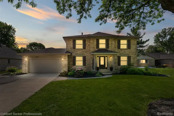 23501 Hickory Grove LN, Novi, MI 48375