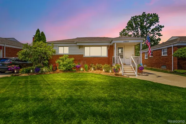 27407 Grant ST, St. Clair Shores, MI 48081