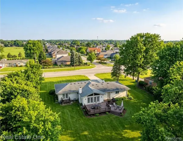 50500 Card RD, Macomb Township, MI 48044