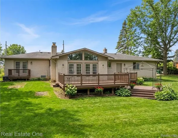 50500 Card RD, Macomb Township, MI 48044