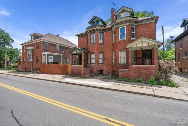 7950 E Lafayette ST, Detroit, MI 48214