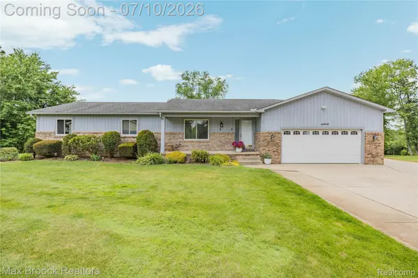 2000 Matthew ST, Commerce Charter Township, MI 48390