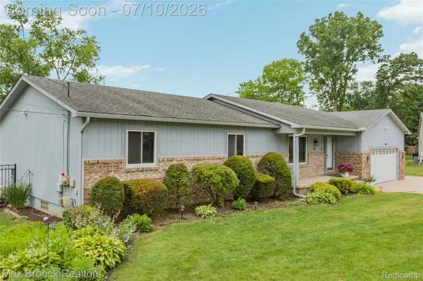 2000 Matthew ST, Commerce Charter Township, MI 48390