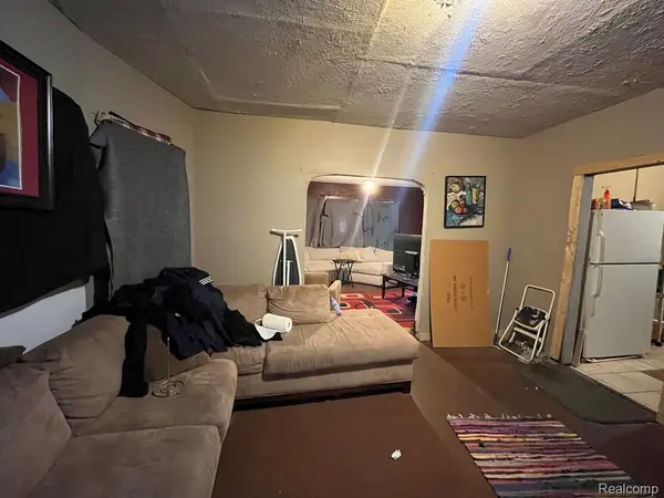 4002 W Philadelphia ST, Detroit, MI 48204