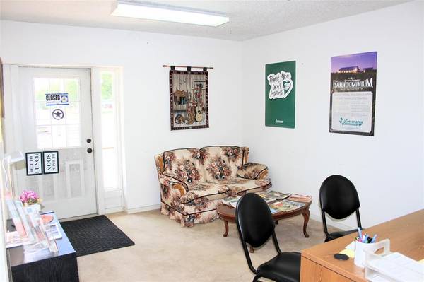 101 E Wallace Street, San Saba, TX 76877