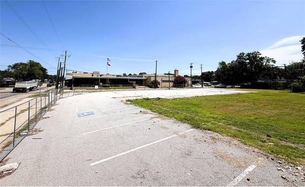920 N Center Street, Bonham, TX 75418
