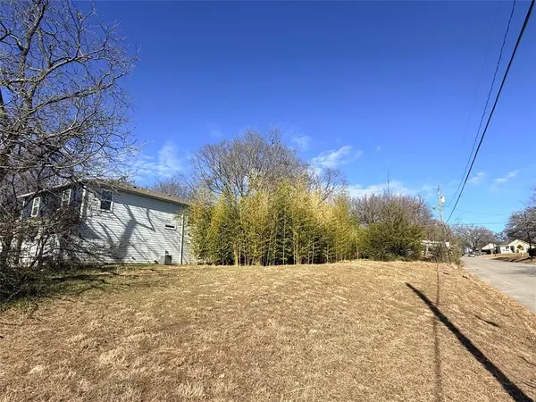 501 W Walker Street, Denison, TX 75020