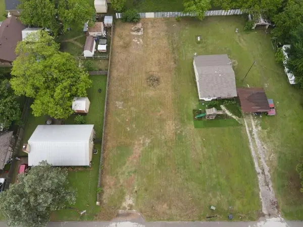 406 Maple Street, Aubrey, TX 76227