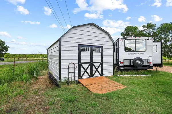 10950 County Road 632, Blue Ridge, TX 75424