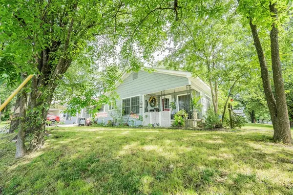 502 Davis Street S, Sulphur Springs, TX 75482