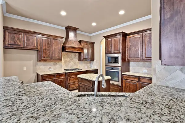 7401 Park Place Drive, North Richland Hills, TX 76182