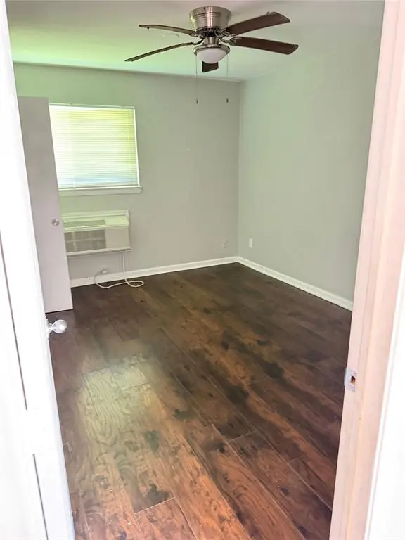 1505 W Lovers Lane #2, Arlington, TX 76013