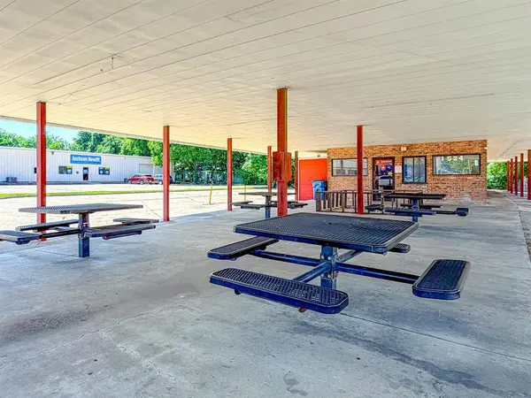 1524 W 7th Avenue, Corsicana, TX 75110