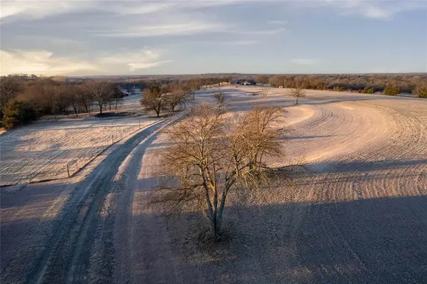 1922 Bethel Cannon Road, Whitewright, TX 75491
